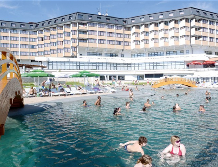 БАЊАЛУКА, 26. ЈАНУАРА /СРНА/ - Теслић је био град са највише туристичких ноћења у Републици Српској у 2024. години када је остварено укупно 273.791 ноћење, навео је Републички завод за статистику у рубрици "Чудне ствари".