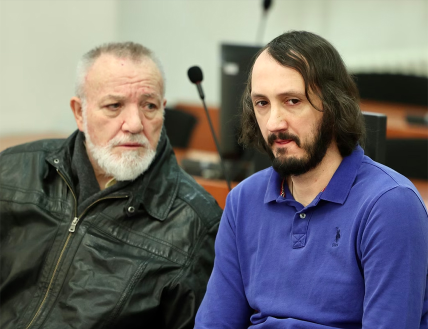 САРАЈЕВО, 26. ЈАНУАРА /СРНА/ - Врховни суд ФБиХ /ФБиХ/ укинуо је пресуду Сави Маринковићу и Александру Мацану који су за убиство сарајевских полицајаца Давора Вујиновића и Адиса Шеховића били осуђени на 45, односно 15 година затвора, потврдио је Срни адвокат Душко Томић.