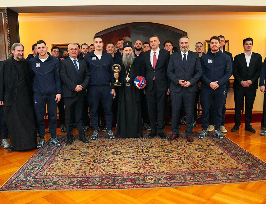 БЕОГРАД, 26. ЈАНУАРА /СРНА/ - Његова светост патријарх српски Порфирије угостио је у Патријаршијском двору у Београду ватерполисте Србије, освајаче златне медаље на Европском првенству у Београду.
