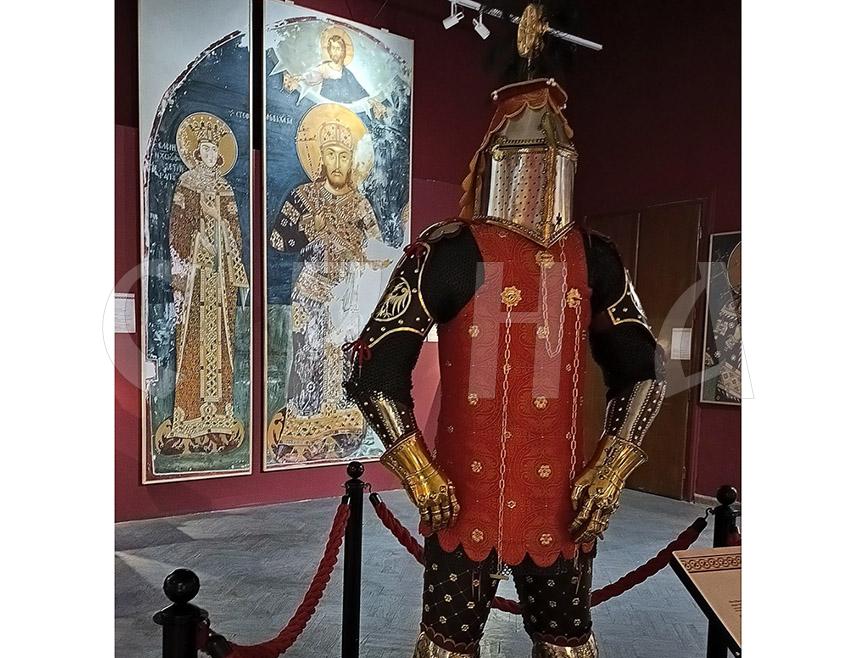 БЕОГРАД, 28. ЈАНУАРА /СРНА/ - У српским средњовјековним манастирима сачувано је око 900 портрета српских владара, властеле и свештенства, што је највише у цијелом православном свијету, истакао је кустос историчар у Историјском музеју Србије Данило Спаић.