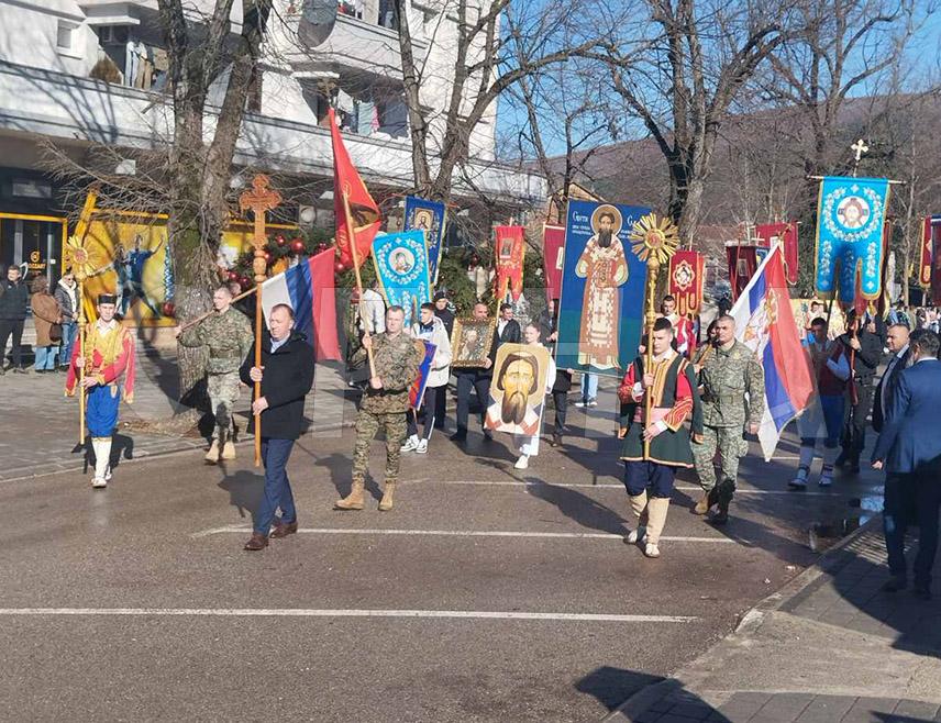БИЛЕЋА, 27. ЈАНУАРА /СРНА/ - Српски народ чврсто је утемељен у православљу као истинском путу и треба да живи у врлини, благодати и љубави, које му је оставио Свети Сава, поручио је данас Његово високопреосвештенство митрополит захумско-херцеговачки Димитрије на прослави Савиндана - крсне славе општине Билећа.