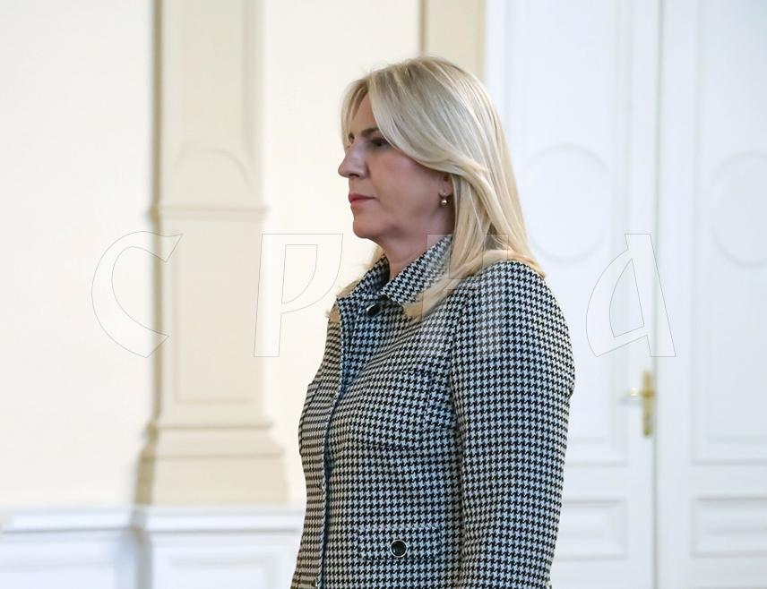 ISTOČNO SARAJEVO, JANUARY 27 /SRNA/ – Serb member of the Presidency of BiH Željka Cvijanović told SRNA that at today’s extraordinary session she voted against the conclusions related to BHRT and was outvoted, because the adopted conclusions are biased, one-sided and therefore unacceptable.