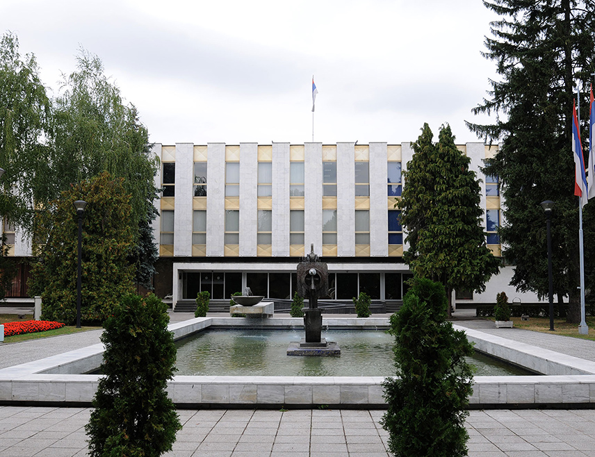 БАЊАЛУКА, 29. ЈАНУАРА /СРНА/ - Заједничка комисија Народне скупштине Републике Српске и Вијећа народа данас ће у Бањалуци разматрати Закон о измјени Закона о стварним правима.