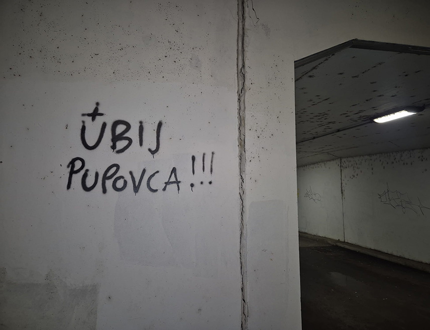 ZAGREB, JANUARY 31 /SRNA/ – Graffiti calling for the murder of Milorad Pupovac, a deputy of the Independent Democratic Serb Party in the Croatian Parliament representing, along with Ustasha symbols, have appeared near the Savski gaj Elementary School in Zagreb, the Serb National Council /SNV/ announced.
