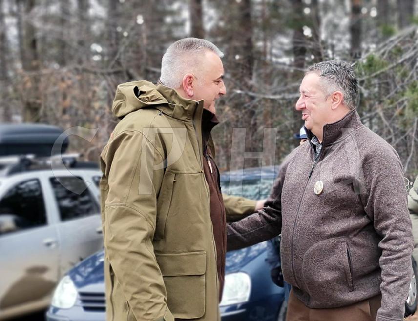 ДОБОЈ, 31. ЈАНУАРА /СРНА/ - Ловно-туристичка манифестација "Вучији дани на Озрену", која је ове године окупила више од 600 ловаца, завршена је без ловачког трофеја.