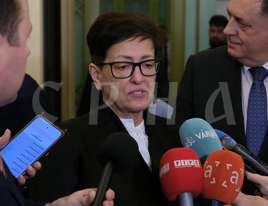 BUDAPEST, JANUARY 31 /SRNA/ – Head of the Self-Government of Serbs in Hungary, Jovanka Lastić, says that SNSD leader Milorad Dodik has, over the past 20 years, provided support to the Serb community in Hungary through numerous activities, emphasizing that it was an honour for her that Dodik attended this evening’s Saint Sava official ceremony in Budapest.