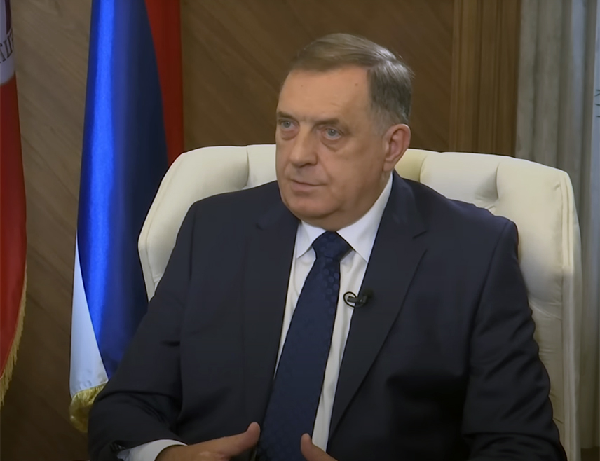 БАЊАЛУКА, 1. ФЕБРУАРА /СРНА/ - Предсједник СНСД-а Милорад Додик рекао је да су његове посјете Мађарској и Израелу биле изузетно успјешне, те потврдио да ће наредне седмице боравити у Београду, Паризу и Вашингтону.