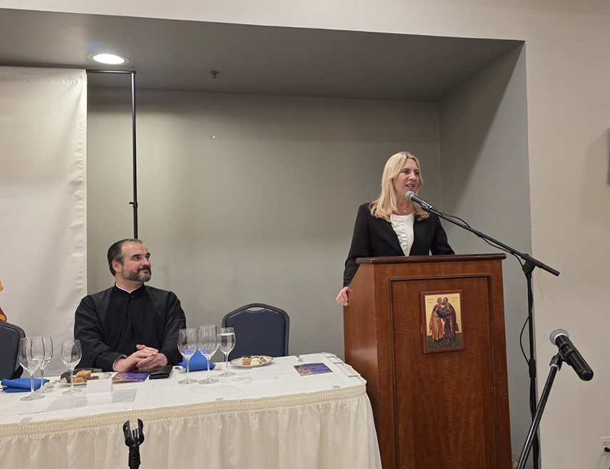 ВАШИНГТОН, 1. ФЕБРУАРА /СРНА/ - Српски члан Предсједништва БиХ Жељка Цвијановић почела је посјету Сједињеним Државама сусретом са сународницима и учешћем на Светосавској академији у Вашингтону.