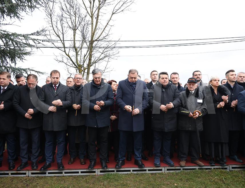 BANJA LUKA, FEBRUARY 1 /SRNA/ – SNSD Leader Milorad Dodik says the unprecedented crime against more than 2,000 Serb civilians, including more than 550 children, in the villages of Drakulić, Šargovac, and Motike, as well as at the Rakovac mine near Banja Luka on February 7, 1942, must never be forgotten and should serve as a warning to Serbs that without their own state, they have no freedom.