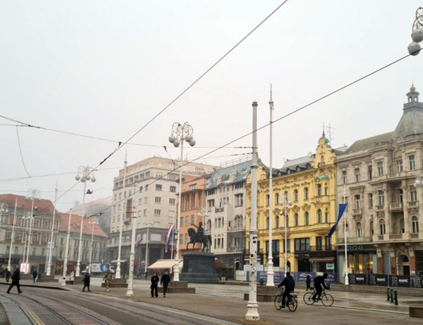 ЗАГРЕБ, 2. ФЕБРУАРА /СРНА/ - Дочек рукометаша Хрватске након освајања бронзане медаље на Европском првенству, који је био планиран за данас у Загребу, отказан је због инсистирања играча на томе да на догађају наступи пјевач Марко Перковић Tомпсон, познат по глорификовању усташтва, што градска управа није прихватила.