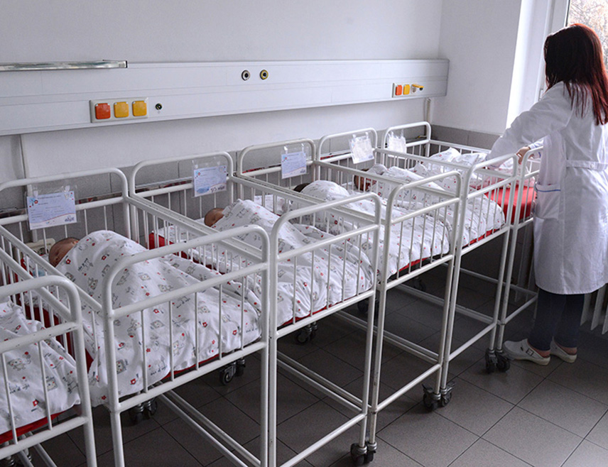 БАЊАЛУКА, 2. ФЕБРУАРА /СРНА/ - У Републици Српској у протекла 24 часа рођено је 12 беба, од којих осам дјевојчица и четири дјечака, речено је Срни у породилиштима.