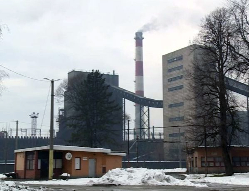 ЛУКАВАЦ, 2. ФЕБРУАРА /СРНА/ - Синдикална организација Коксаре у стечају из Лукавца посљедњи пут затражила је од надлежних органа Тузланског кантона, ФБиХ и БиХ да се недвосмислено изјасне да ли желе опстанак ове стратешке индустрије или се свјесно препушта неуређеном тржишту и потпуном гашењу.