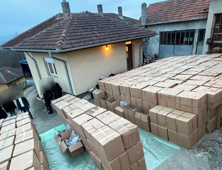 БЕОГРАД, 2. ФЕБРУАРА /СРНА/ - Државно тужилаштво у Сјеверној Македонији покренуло је истрагу о пет тона марихуане купљене у овој земљи, а заплијењене у Србији.