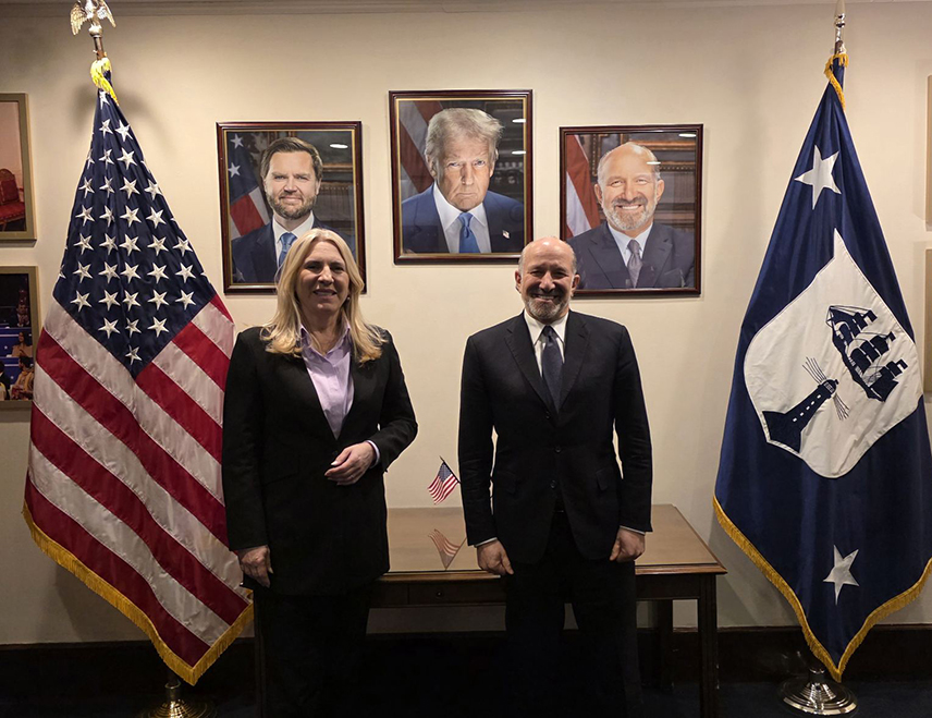 ВАШИНГТОН, 2. ФЕБРУАРА /СРНА/ - Српски члан Предсједништва БиХ Жељка Цвијановић изразила је задовољство послије састанака са Хавардом Латником, амерички секретар за економију у администрацији предсједника Доналда Tрампа, због све веће заинтересованости америчких компанија за улагање у Републику Српску и ФБиХ.