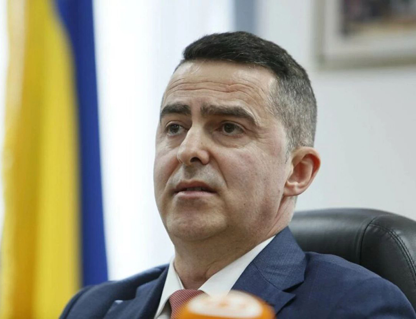 САРАЈЕВО, 3. ФЕБРУАРА /СРНА/ - Главни тужилац Тужилаштва БиХ Миланко Кајганић поднио је Канцеларији дисциплинског тужиоца пријаву против тужиоца Изета Одобашића због неизвршавања законом прописаног упутства надређеног тужиоца и кршење принципа Етичког кодекса у предмету у вези са догађајима на подручју Санског Моста у току 1992. године.