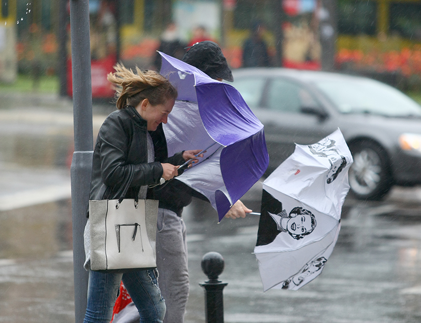 САРАЈЕВО, 4. ФЕБРУАРА /СРНА/ - Федерални хидрометеоролошки завод издао је за данас наранџасто упозорење због најављених интензивних падавина и јаког до олујног вјетра.