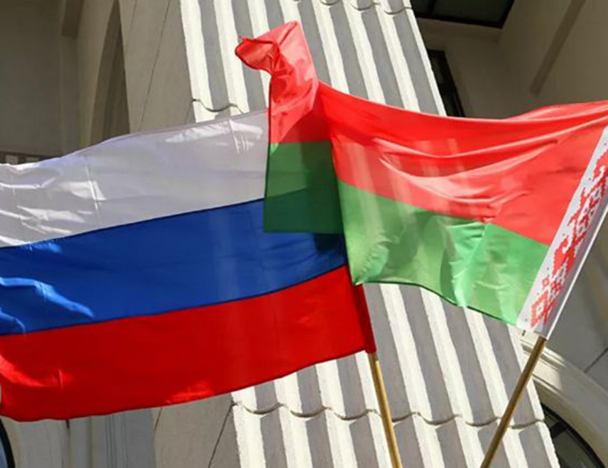 МИЛАНО, 3. ФЕБРУАРА /СРНА/ - Заставе Русије и Бјелорусије, укључујући историјске верзије, као и национални симболи повезани са тим земљама забрањени су у просторијама у којима ће се одржати Зимске олимпијске игре у Италији, наведено је у документу у који је ТАСС имао увид.