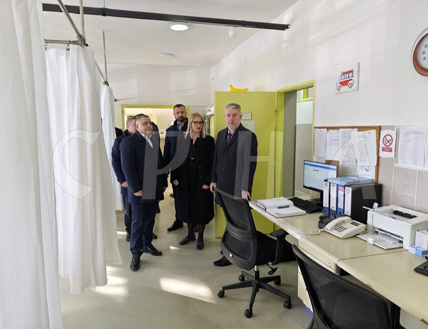 BANJA LUKA, FEBRUARY 3 /SRNA/ - Minister of Health and Social Welfare of Republika Srpska Alen Šeranić announced that the Laktaši Health Center will receive a new ambulance through a donation from the Embassy of the Republic of Korea in BiH, stressing that investments in improving primary healthcare in this local community are continuing.