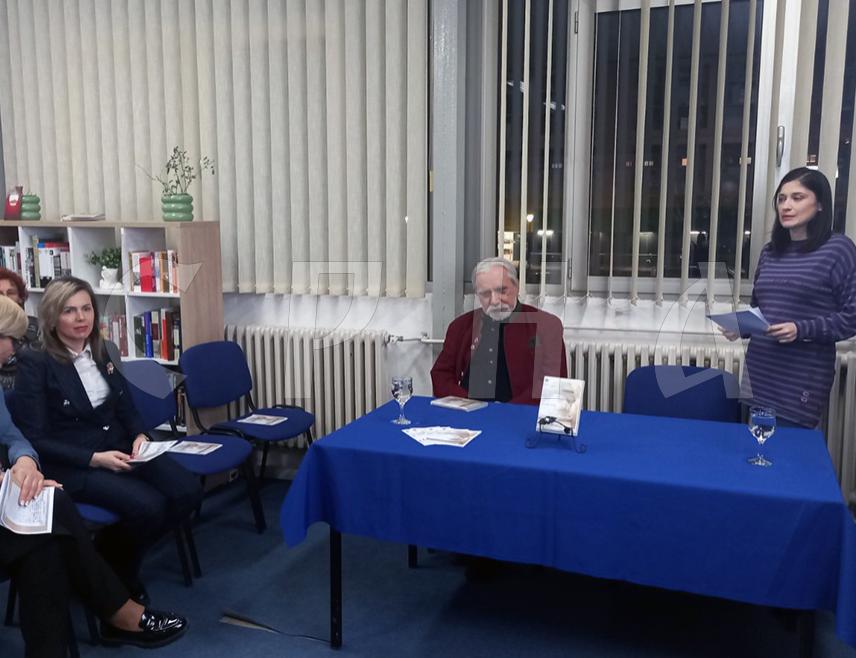 ИСТОЧНО НОВО САРАЈЕВО, 3. ФЕБРУАРА /СРНА/ - Пројекција драме "Волио сам Емину опасно по живот", у режији истакнутог редитеља и сценаристе Ратка Орозовића, одржана је вечерас у Матичној библиотеци Источно Сарајево, поводом 102 године од смрти великог српског пјесника Алексе Шантића.