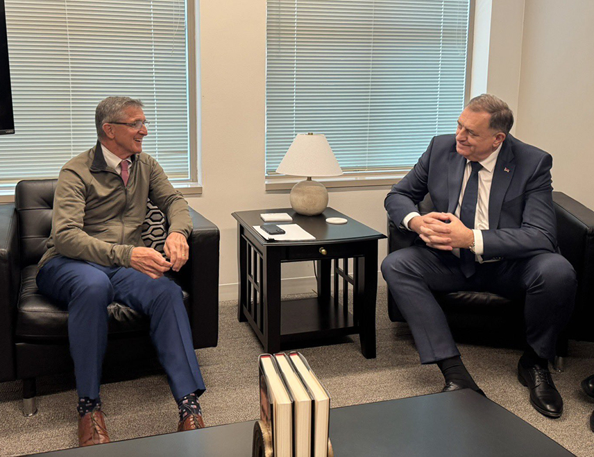 WASHINGTON, FEBRUARY 5 /SRNA/ – SNSD President Milorad Dodik has stressed after the meeting with US General Michael Flynn, one of the best experts of the destruction of the Dayton Agreement carried out by globalists over the years, that it was invaluable to hear his assessments of the situation in BiH, the position of Republika Srpska, and projections of further developments.