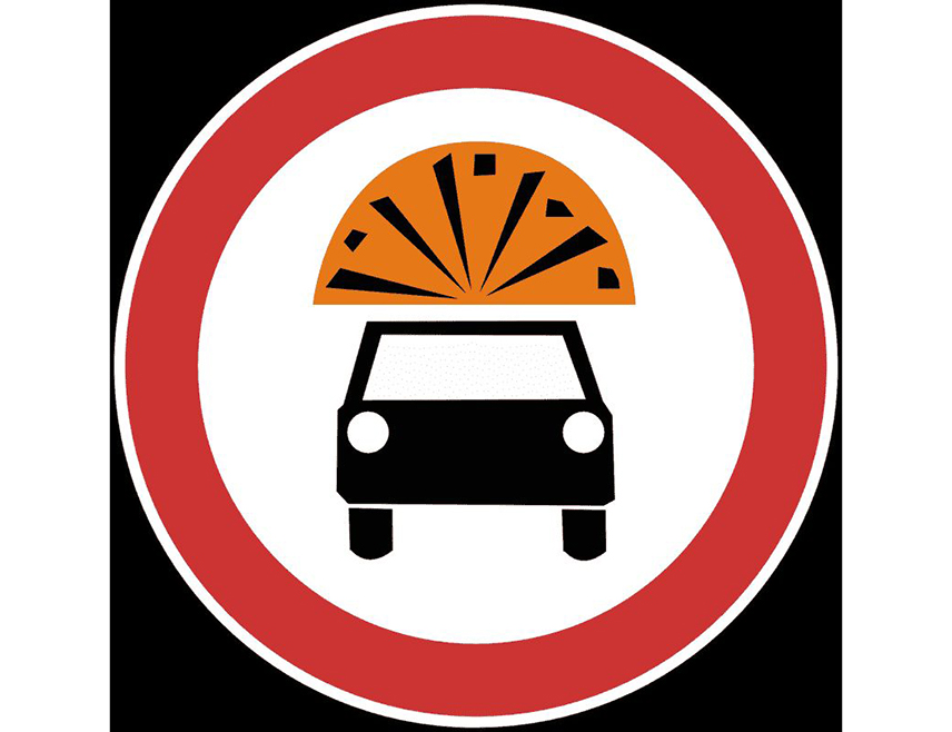 БАЊАЛУКА, 6. ФЕБРУАРА /СРНА/ - У недјељу, 8. фебруара, забрањен је превоз експлозивних материја и наоружања и војне опреме у друмском саобраћају, као и саобраћај за теретна возила већа од 3,5 тона укупне масе на свим јавним путевима, на подручју Зворника, Добоја, Лакташа, Братунца, Власенице, Милића и Осмака.