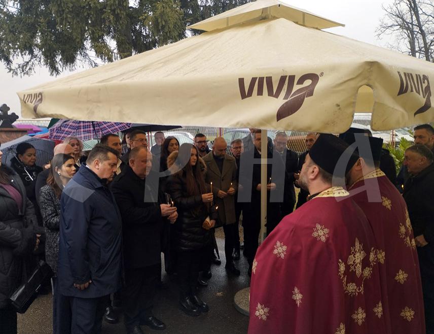 БАЊАЛУКА, 6. ФЕБРУАРА /СРНА/ - Предсједник Народне скупштине Републике Српске Ненад Стевандић поручио је данас у Шарговцу код Бањалуке да српски народ и Република Српска немају никаква права да се у име било каквих модерних идеја одрекну насљеђа дракулићких жртава на овом подручју.