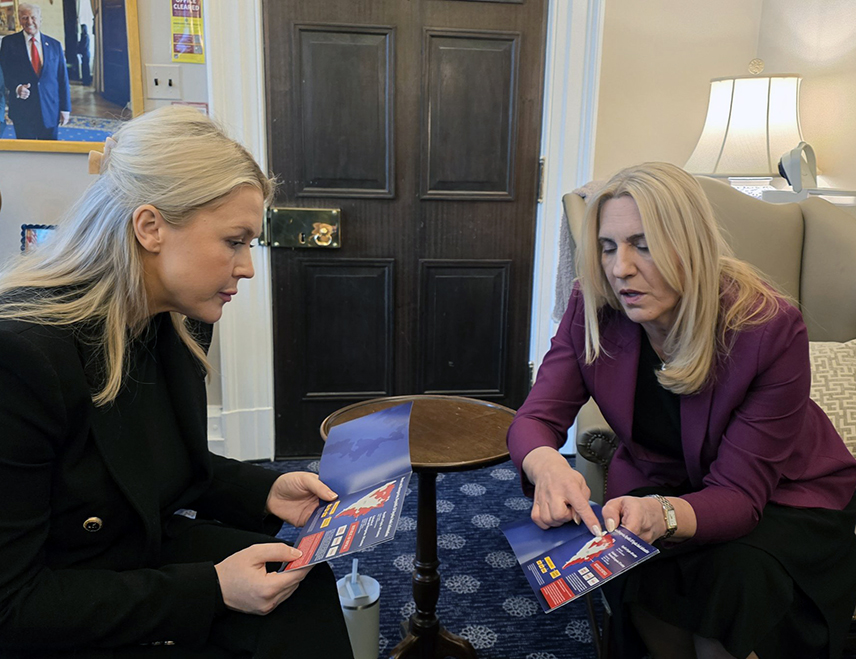 ВАШИНГТОН, 6. ФЕБРУАРА /СРНА/ - Српски члан Предсједништва БиХ Жељка Цвијановић захвалила је Керолај Ливит, прес-секретару америчког предсједника Доналда Трампа на срдачном пријему и дивном разговору у Бијелој кући.