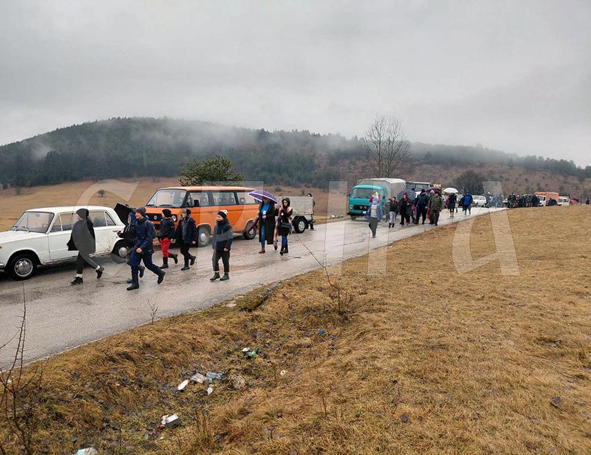 СОКОЛАЦ, 7. ФЕБРУАРА /СРНА/ - У селима Жљебови и Соколовићи код Сокоца данас је почело снимање завршних сцена филма "Линија", историјске антидраме инспирисане мотивима из "Ратног дневника" доктора Миодрага Лазића.