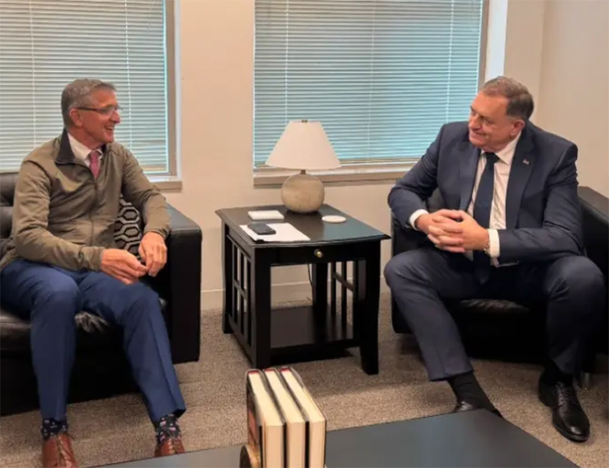 WASHINGTON, FEBRUARY 7 /SRNA/ – US General Michael Flynn has stressed that it was an honor for him, together with American congressmen and businesspeople, to host in Washington SNSD President Milorad Dodik, with whom they discussed strengthening relations between Republika Srpska and the United States.