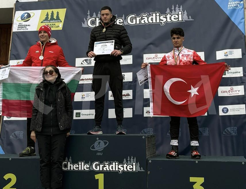 ПАЛЕ, 7. ФЕБРУАРА/СРНА/ - Биатлонци са Пала Срђан Лаловић и Борис Станојевић освојили су златне медаље на Балкан купу у биатлону, које је одржано у Румунији.