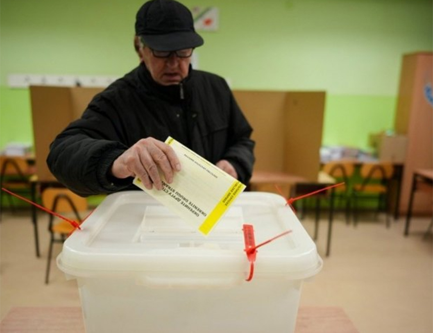 ЛАКТАШИ, 8. ФЕБРУАРА /СРНА/ - На 24 бирачка мјеста у Лакташима на поновљеним пријевременим изборима за предсједника Републике Српске до 11.00 часова гласало је 16,73 одсто бирача, рекла је Срни предсједник Градске изборне комисије Гордана Нишић.