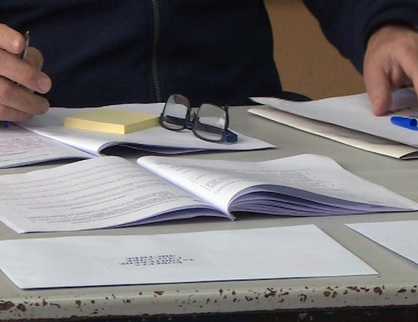 ДОБОЈ, 8. ФЕБРУАРА /СРНА/ - У Добоју је на поновљеним пријевременим изборима за предсједника Републике Српске данас гласало 56 одсто грађана, рекли су у Градској изборној комисији /ГИК/.