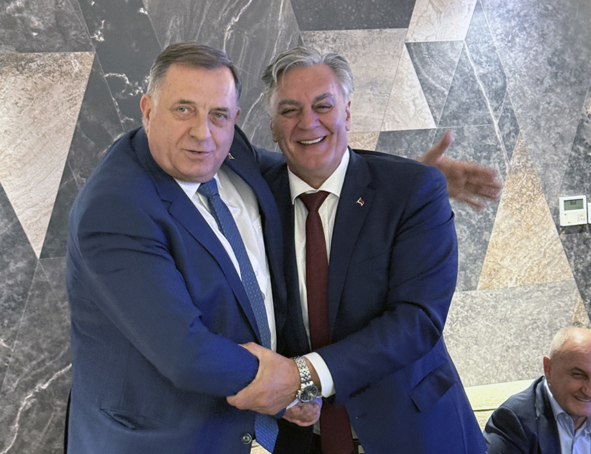 BANJA LUKA, FEBRUARY 8 /SRNA/ – Tonight, after the repeated early election for the President of Republika Srpska, SNSD President Milorad Dodik congratulated the party's candidate Siniša Karan on his victory.