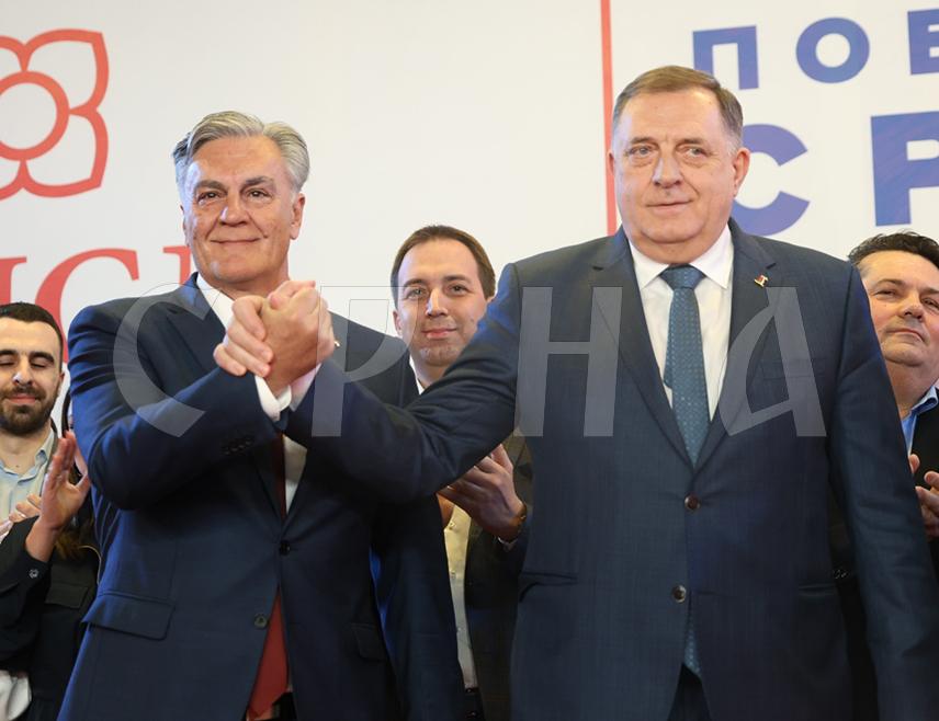 БАЊАЛУКА, 8. ФЕБРУАРА /СРНА/ - Предсједник СНСД-а Милорад Додик рекао је да СНСД на поновљеним изборима за предсједника Републике Српске није побиједио само кандидата СДС-а Бранка Бланушу, него и Кристијана Шмита, међународни фактор који је посијао неред, сарајевску чаршију, те бошњачко-муслиманску политичку елиту која је све учинила да изврши притисак на ЦИК БиХ која је политичко тијело.