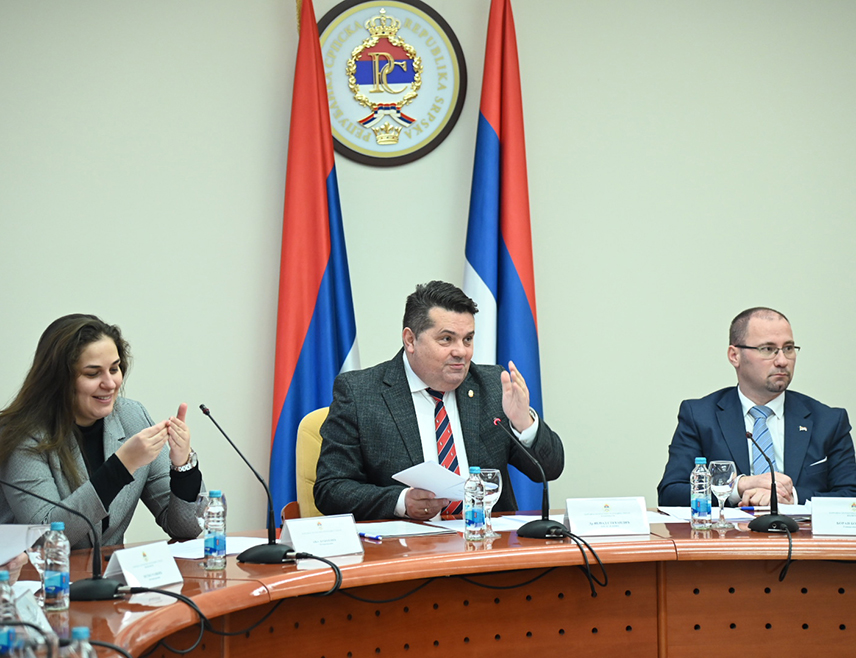 БАЊАЛУКА, 10. ФЕБРУАРА /СРНА/ - Народна скупштина Републике Српске ће у наставку редовне сједнице, која ће услиједити послије посебне заказане за 17. фебруар, расправљати о извјештајима о раду Правобранилаштва и о пословању Инвестиционо-развојне банке и фондова за 2024. годину, са извјештајем независног спољног ревизора.