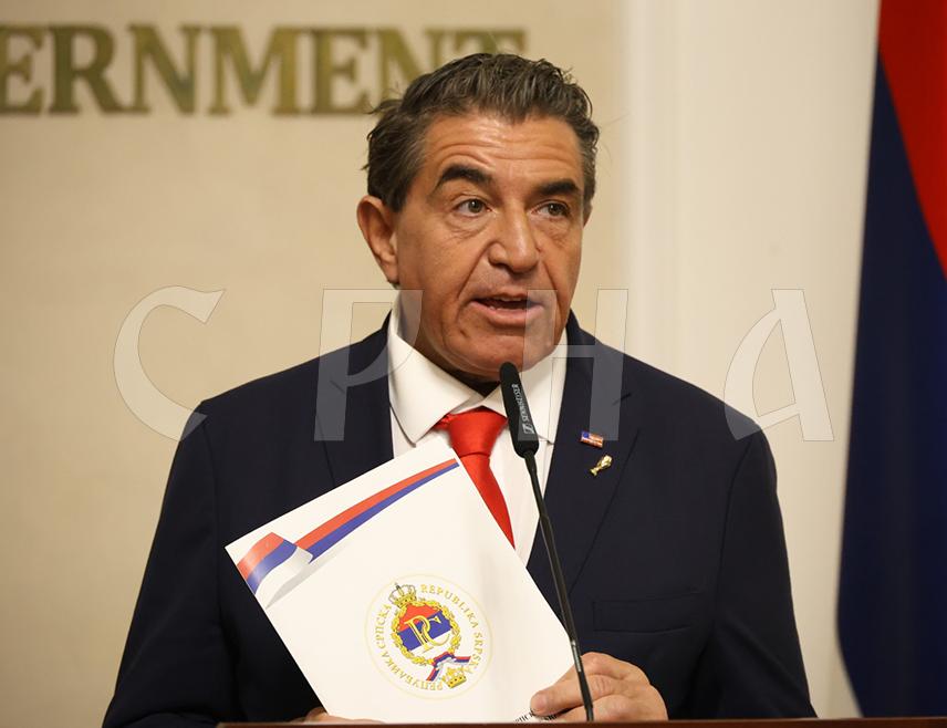 BANJA LUKA, FEBRUARY 10 /SRNA/ - US President's Special Envoy for Global Partnerships Paolo Zampolli said that he will deliver the document containing numerous projects, which he received from Republika Srpska Prime Minister Savo Minić, to the appropriate addresses within the U.S. administration.