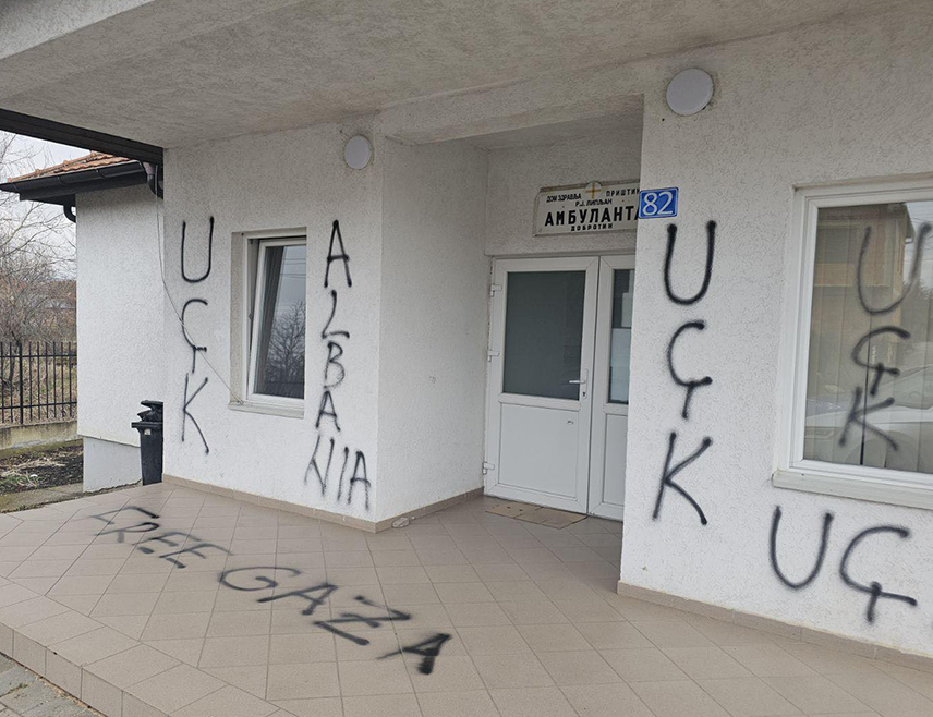 БЕОГРАД, 10. ФЕБРУАРА /СРНА/ - Мушкарац албанске националности данас је на амбуланти у српском селу Добротин код Липљана исписао графите који величају терористичку "ОВК", а затим упао у оближњи вртић гдје су се налазила дјеца, те викао, вријеђао и провоцирао, али су га васпитачице прибрано удаљиле из дворишта обданишта.