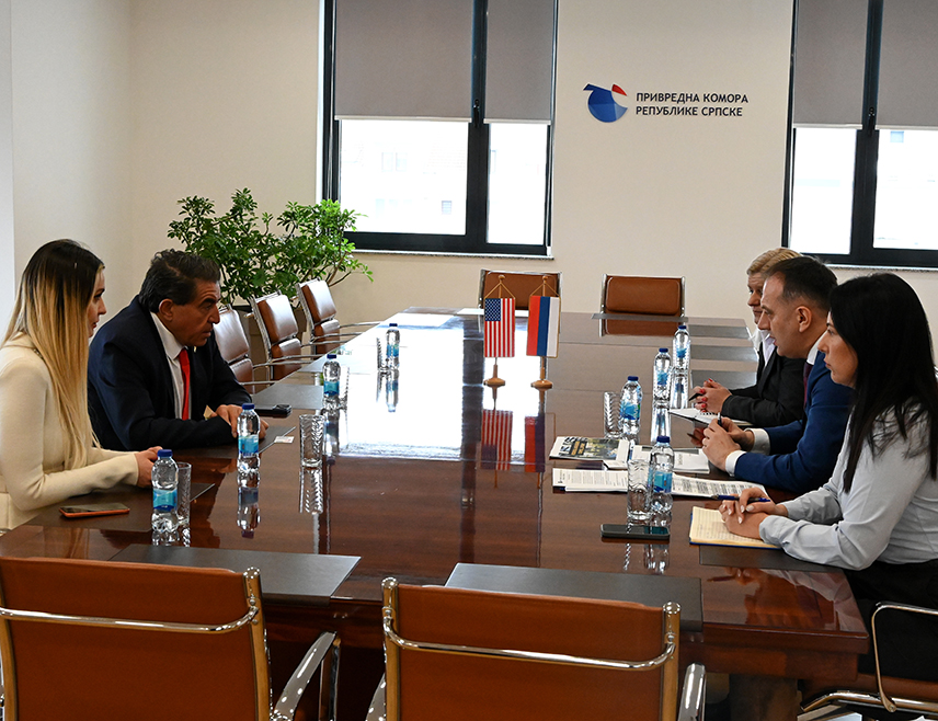 BANJA LUKA, FEBRUARY 10 /SRNA/ - Republika Srpska Chamber of Commerce President Goran Račić and the US Special Representative for Global Partnerships Paolo Zampolli emphasized in a meeting the possibilities for investments in the energy sector, including solar projects, hydroelectric projects, as well as the potential of mining as a strategic industry of particular interest to foreign investors.