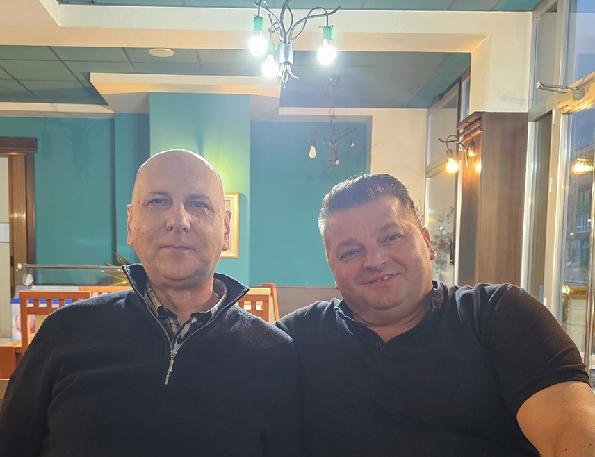 РУДО, 10. ФЕБРУАРА /СРНА/ - Потпредсједник Социјалистичке партије Српске /СПС/ Максим Скоко разговарао је са одборником у Скупштини општине Рудо Браниславом Ћуповићем, који је одлучио да напусти садашњу партију Народни фронт и приступи СПС-у.