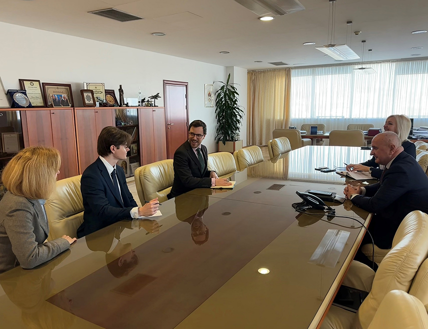 БАЊАЛУКА, 12. ФЕБРУАРА /СРНА/ - Министар енергетике и рударства Републике Српске Петар Ђокић истакао је да је енергетска политика Српске усмјерена на економски раст и развој, те да је у том смислу потребно што више подршке и сарадње на међународном нивоу.