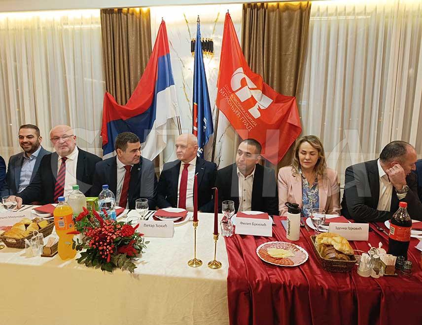 МРКОЊИЋ ГРАД, 12. ФЕБРУАРА /СРНА/ - За предсједника Општинског одбора СП у Мркоњић Граду вечерас је поново изабран Блашко Каурин, а предсједник ове странке Петар Ђокић, који је присуствовао изборној конференцији, поручио је да ће СП остати снажан стуб политичког и друштвеног живота Републике Српске.