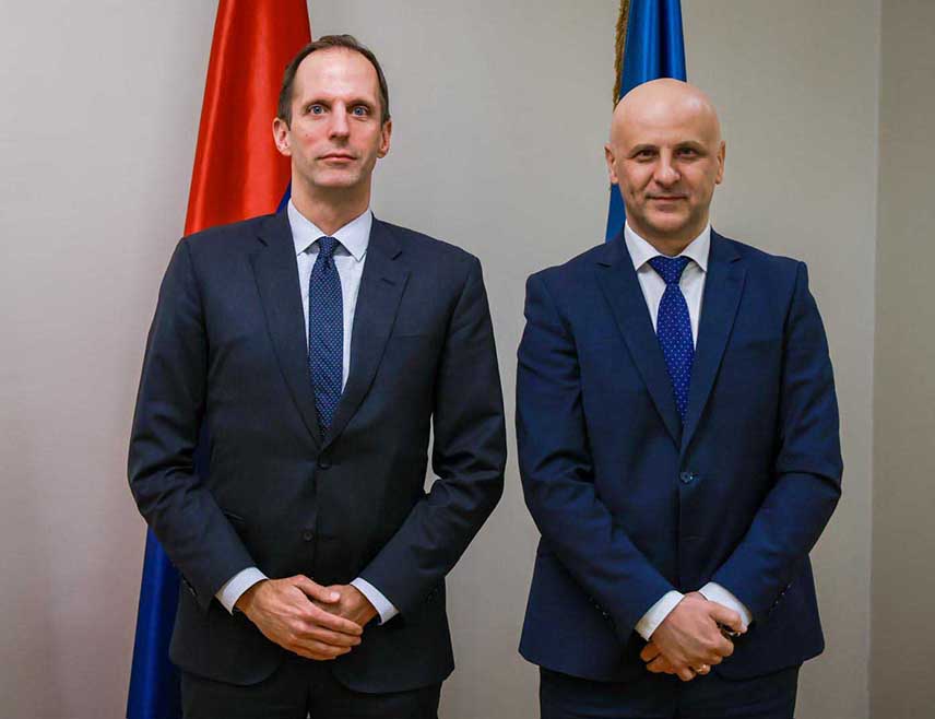 BANJA LUKA, FEBRUARY 13 /SRNA/ – Republika Srpska Police Director Siniša Kostrešević proposed modalities for future cooperation with the United States aimed at strengthening the capacities of the Srpska Ministry of Interior /MoI/ in combating transnational organised crime, terrorism, and corruption.