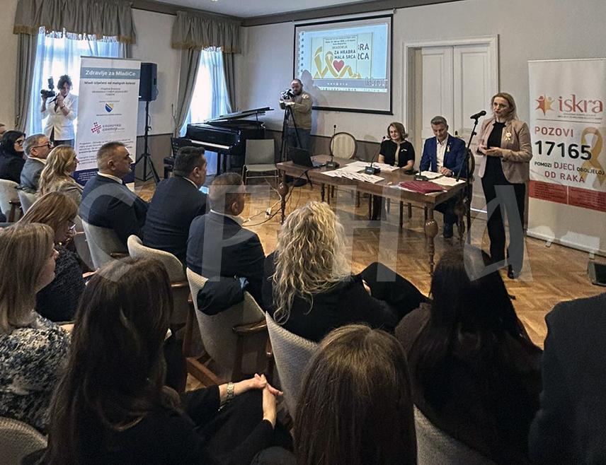 БАЊАЛУКА, 13. ФЕБРУАРА /СРНА/ - У Бањалуци је почела академија "За мала храбра срца" поводом Међународног дана дјеце обољеле од малигних болести, којој присуствује предсједник Владе Републике Српске Саво Минић.