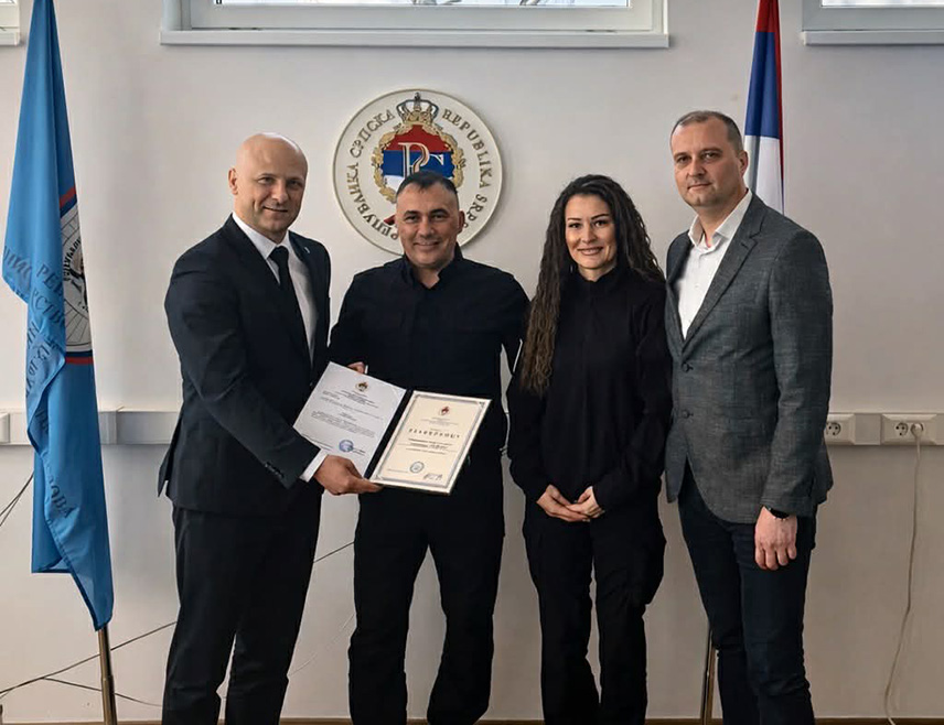 БАЊАЛУКА, 13. ФЕБРУАРА /СРНА/ - Директор Полиције Републике Српске Синиша Кострешевић данас је Националном тиму за илегалне лабораторије /НТИЛ/ при Министарству унутрашњих послова /МУП/ Србије уручио захвалницу за изузетан и значајан допринос у реализацији специјалистичке обуке и јачању професионалне сарадње између полицијских службеника два министарстава Србије и Српске.