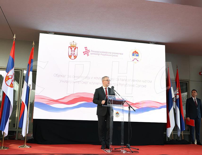 БАЊАЛУКА, 13. ФЕБРУАРА /СРНА/ - Министар здравља и социјалне заштите Републике Српске Ален Шеранић истакао је данас у Бањалуци да је један од значајнијих корака у јачању здравственог система у Српској отварање новоизграђеног објекта за онкологију и хематологију са палијативном његом Универзитетског клиничког центра /УКЦ/ Републике Српске.