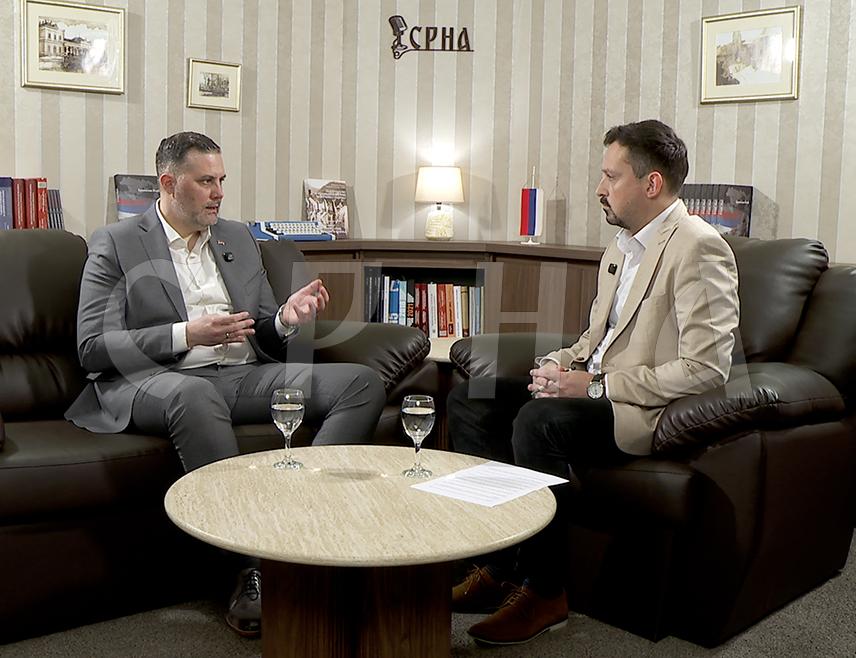 БАЊАЛУКА, 14. ФЕБРУАРА /СРНА/ - Министар за просторно уређење, грађевинарство и екологију Републике Српске Бојан Випотник вјерује да су Република Српска и БиХ на добром путу да Хрватску спријече у намјери да одлаже нуклеарни отпад на Трговској гори непосредно уз границу са БиХ, с обзиром да је за мај ЕСПО конвенција заказала сучељавње супротстављених страна.