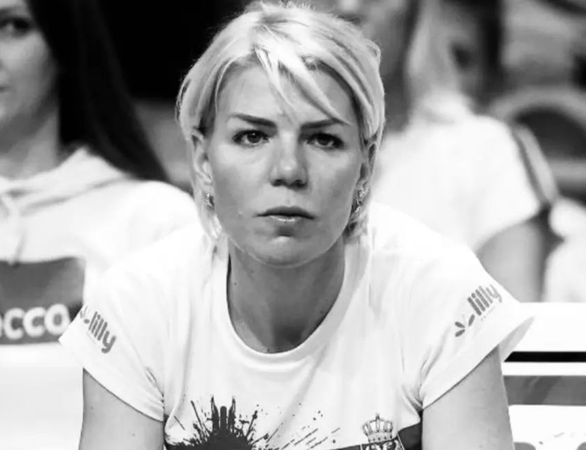 БЕОГРАД, 14. ФЕБРУАРА /СРНА/ - Некадашња тенисерка и селектор женске тениске репрезентације Србије Татјана Јечменица погинула у саобраћајној несрећи у околини Београда, саопштио је министар унутрашњих послова Србије Ивица Дачић.