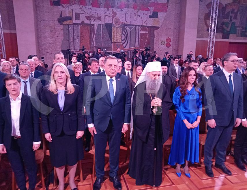 БЕОГРАД, 16. ФЕБРУАРА /СРНА/ - У Београду је почела свечаности на којој ће бити уручена одликовања која заслужним појединцима и институцијама поводом Сретења - Дана државности Србије, додјељује предсједник Србије Александар Вучић.