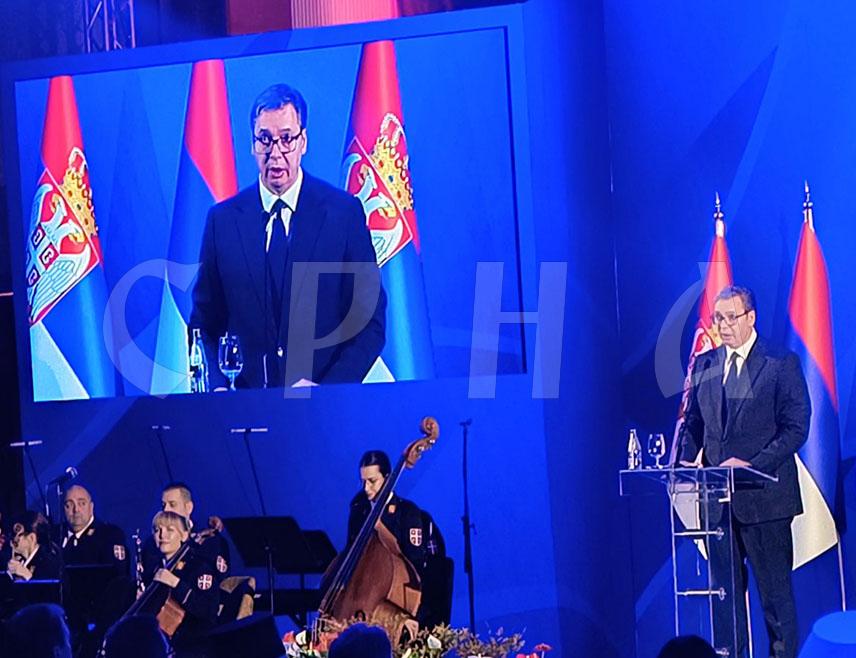 БЕОГРАД, 16. ФЕБРУАРА /СРНА/ - Предсједник Србије Александар Вучић позвао је данас на Сретење Србе да чувају јединство и да, иако живе у различитим земљама, граде заједничку будућност.