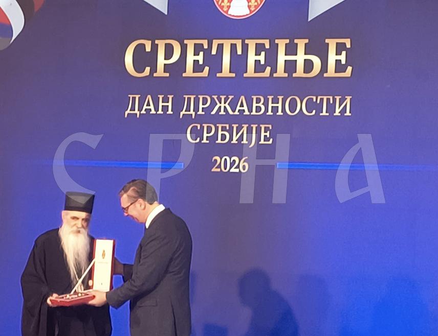 БЕОГРАД, 16. ФЕБРУАРА /СРНА/ - Предсједник Србије Александар Вучић уручио је у Београду Сретењске ордене првог степена Његовом високопреосвештенству митрополиту бачком Иринеју и професору емеритусу Мирку Васиљевићу који је и члану Академије наука и умјетности Републике Српске /АНУРС/.